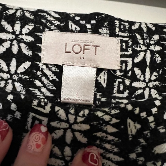 Ann Taylor LOFT skirt size L large - stretchy and flowy material - Picture 4 of 7